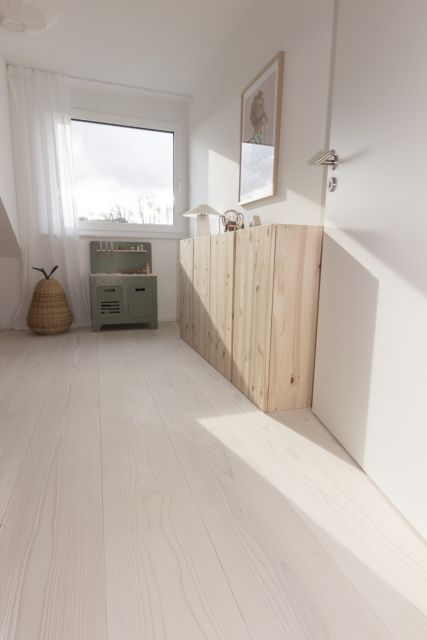 Modernes Einfamilienhaus mit Weißtanne Systemdielen