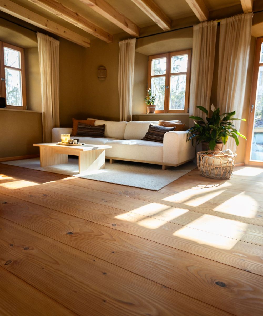 Spürbare Natur – Douglasie Dielenboden in warmen Naturtönen