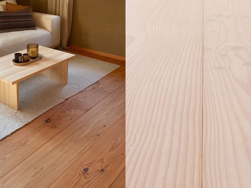 Zwei geteiltes Bild; die linke Seite zeigt ein Wohnzimmer mit einem hellen Sofa, einem cremefarbenen Wollteppich, einem Holztisch und eine warmen Holzboden; die rechte Seite zeigt eine Nahaufnahme von zwei hellen Douglasie Dielen