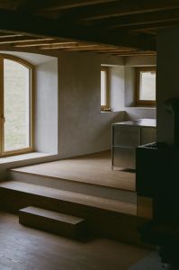 CASA GUBERAN – Lichtdurchfluteter Altbau mit Douglasienböden