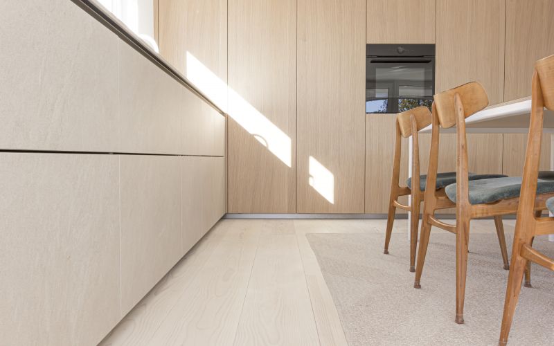 Modernes Einfamilienhaus mit Weißtanne Systemdielen