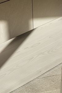 Modernes Einfamilienhaus mit Weißtanne Systemdielen