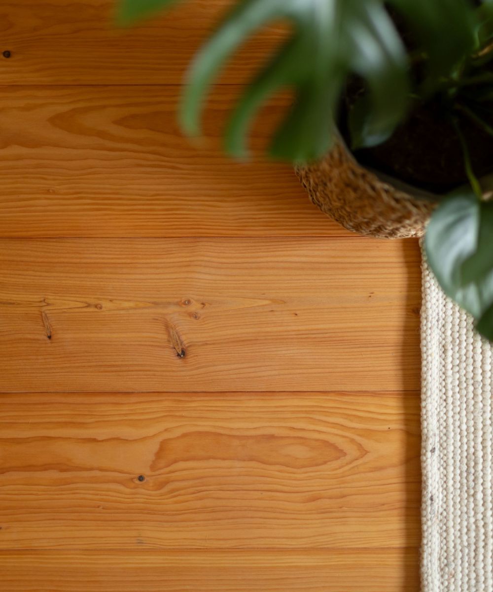 Spürbare Natur – Douglasie Dielenboden in warmen Naturtönen