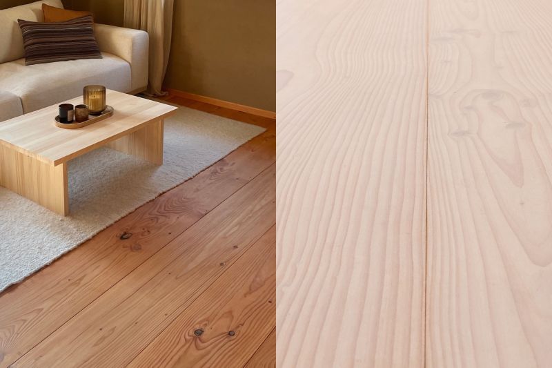 Zwei geteiltes Bild; die linke Seite zeigt ein Wohnzimmer mit einem hellen Sofa, einem cremefarbenen Wollteppich, einem Holztisch und eine warmen Holzboden; die rechte Seite zeigt eine Nahaufnahme von zwei hellen Douglasie Dielen
