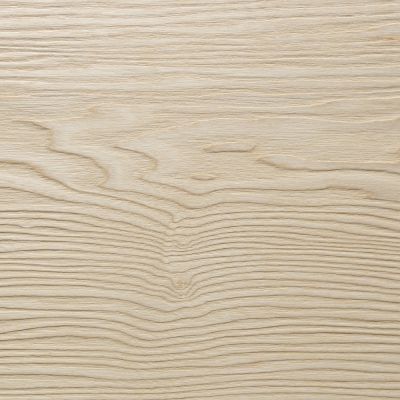 Surface de plancher en frêne brossé avec veinage et nœuds apparents.