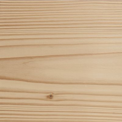 Nahaufnahme einer Douglasie Holzoberflaeche mit sichtbarer Maserung, Ast und leichter Bürstung.