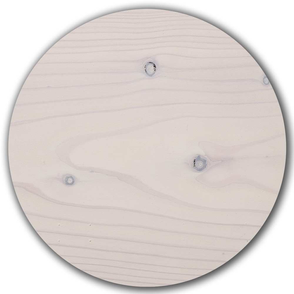 Nahaufnahme eines hellen Lärche-Holzbodens in der Oberfläche Lauge extra weiß und Öl extra weiß, mit feinem Weißton, leichtem Rotstich und charakteristischer Maserung.